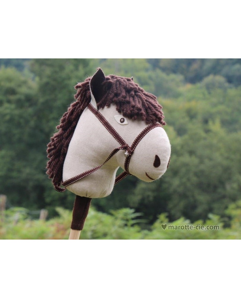 LOT TISSUS ET ACCESSOIRES CHEVAL BATON NATUREL BRUN en vente chez M