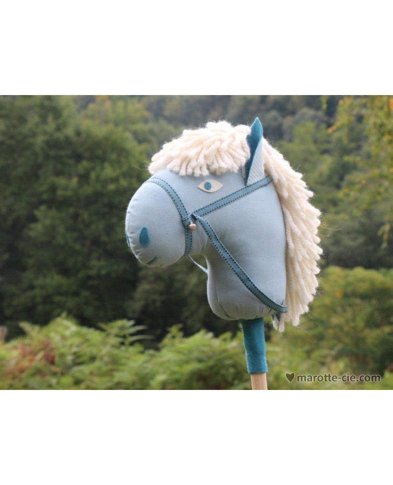 Kit CHEVAL BATON BLEU dans jouets par Marotte et Cie